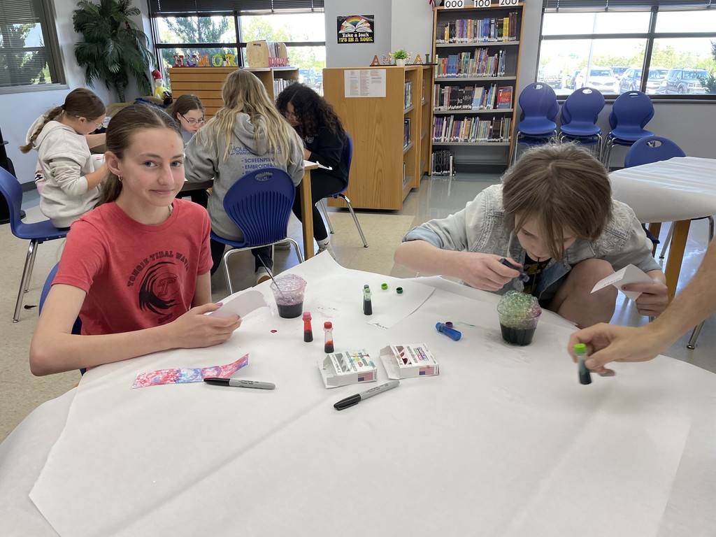 Students enjoyed making colorful bookmarks with bubbles and food coloring! 