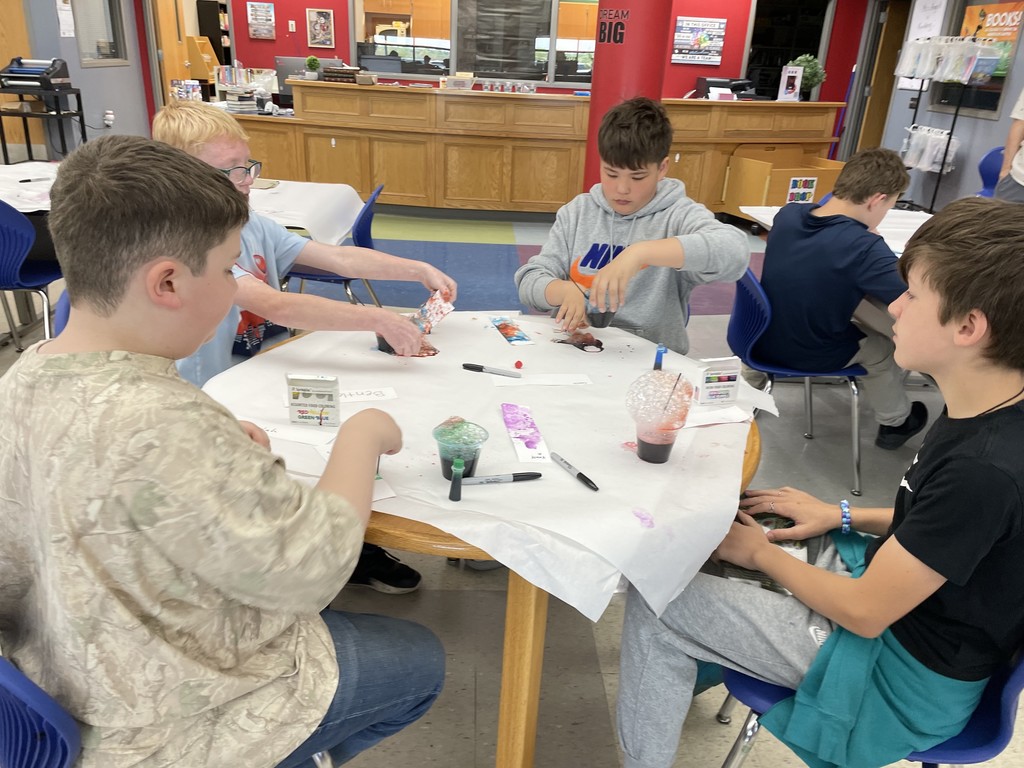 Students enjoyed making colorful bookmarks with bubbles and food coloring! 