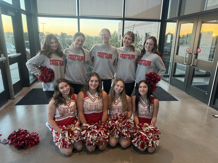 THS spirit squad (cheerleaders and dancers) at the TES/TMS Homecoming kick off!!