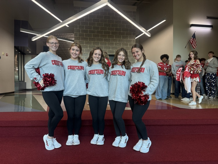 Chieftain stars (dancers) at the TES/TMS Homecoming kick off!!