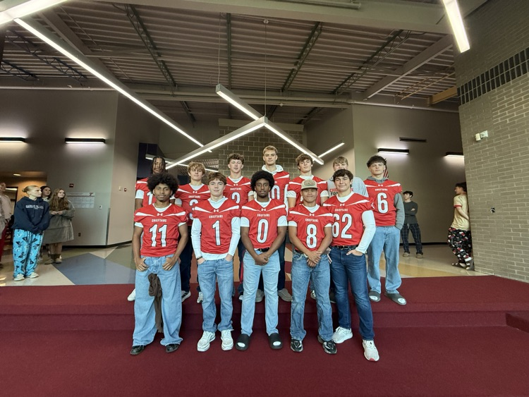 Senior Football players at the TES/TMS Homecoming kick off!!