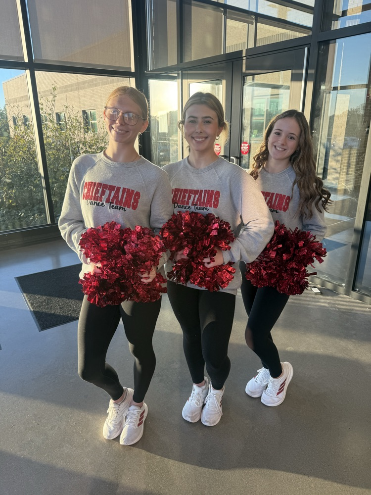 Cheerleaders at the TES/TMS Homecoming kick off!!