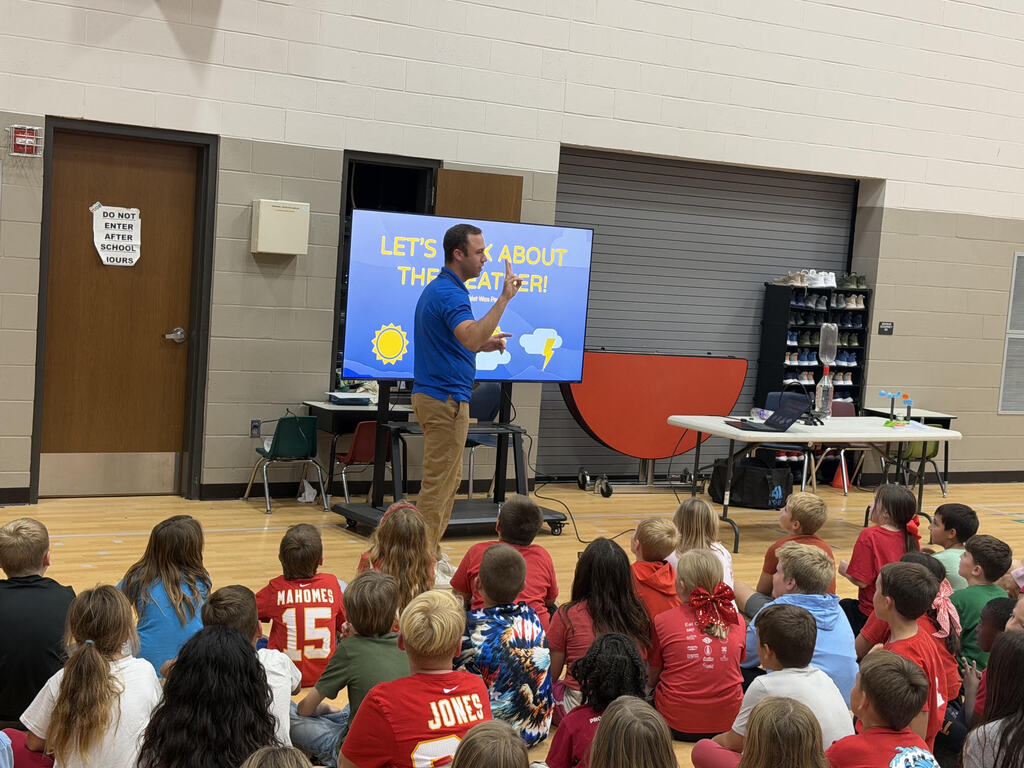 Wes Peery Visits TES