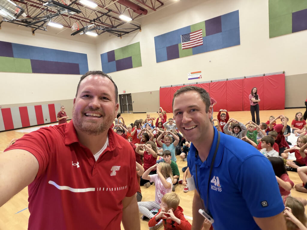 Wes Peery Visits TES
