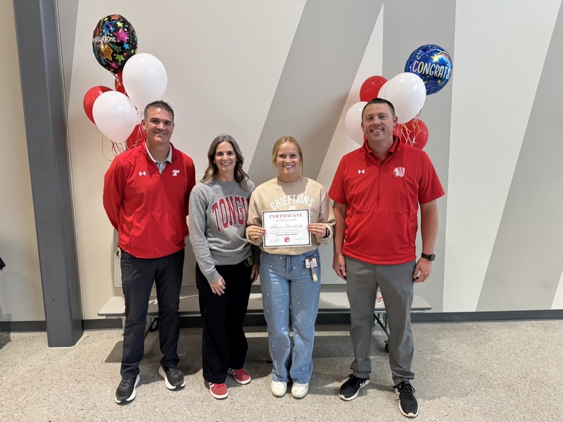 kaysi flanked by her administrators