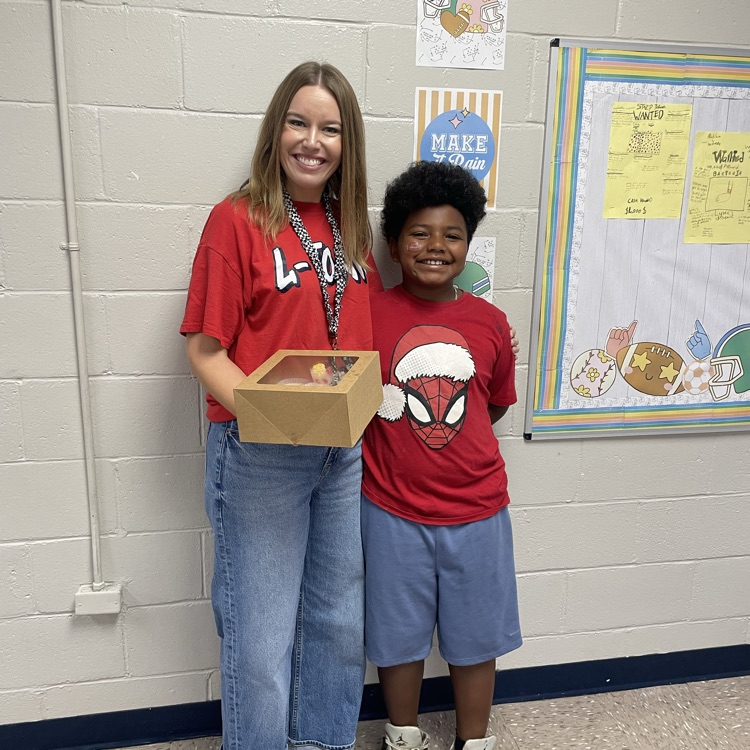 Julian brought Mrs. Arnold a sweet treat this morning! Thank you! #tces