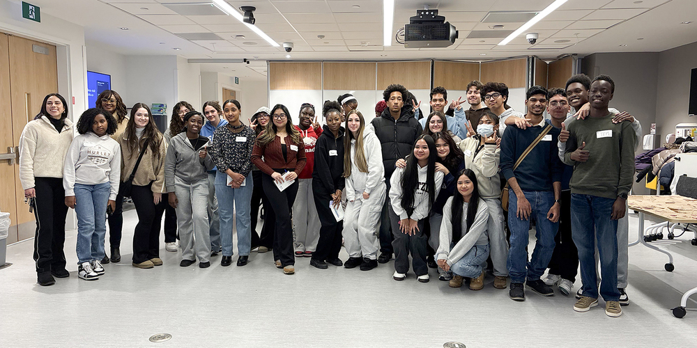 Group photo of Dante Alighieri students, staff and SickKids staff