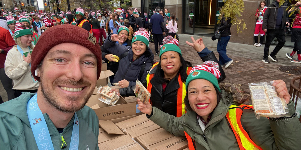 Photo of SJOA students and staff at the Holly Jolly Fun Run