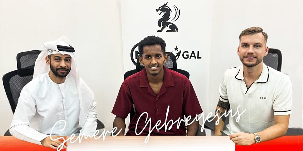 Photo of Samir at his signing