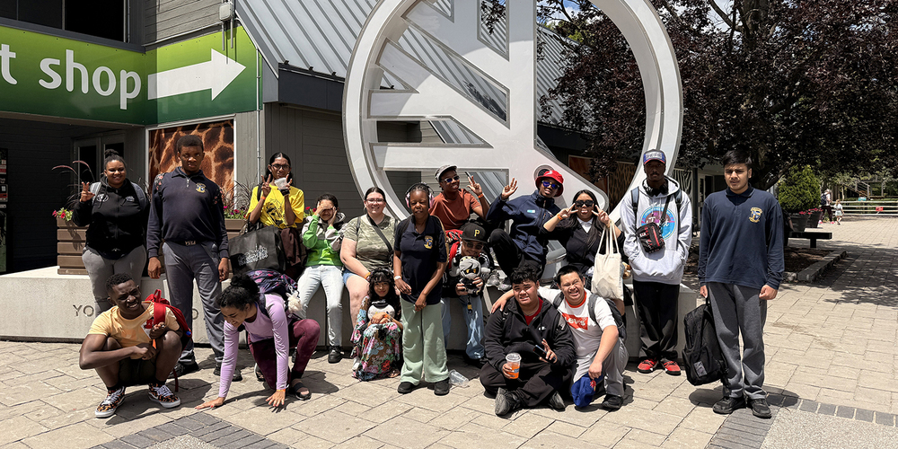 Group photo of St. Mother Teresa students in front of the zoo
