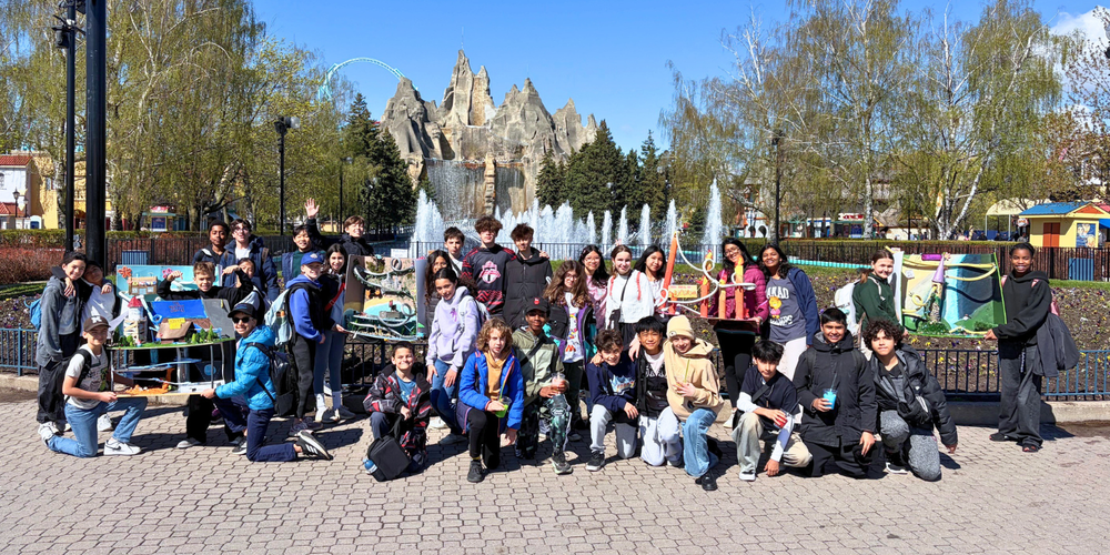 Students posing at Canada's Wonderland.