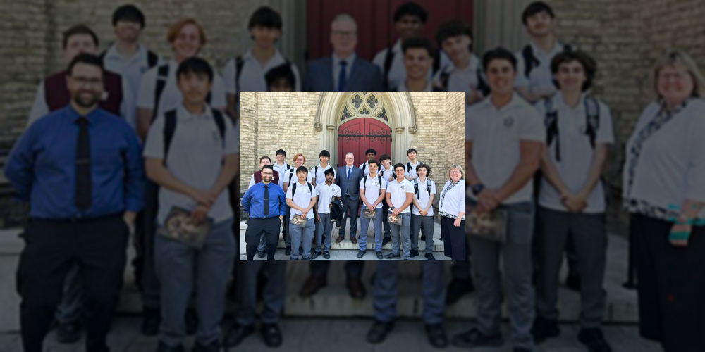 Group photo of MPJ students with Dr. Browne