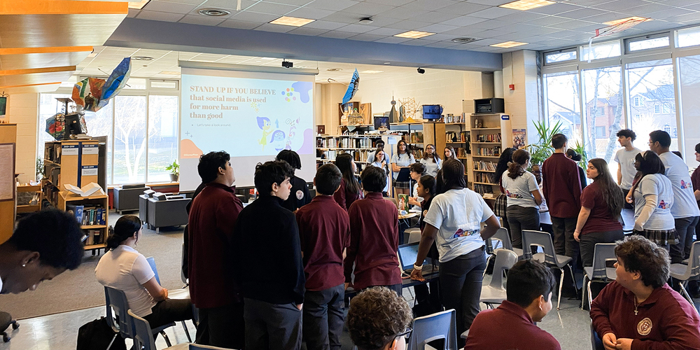 Photo of Dante Alighieri students attending the presentation