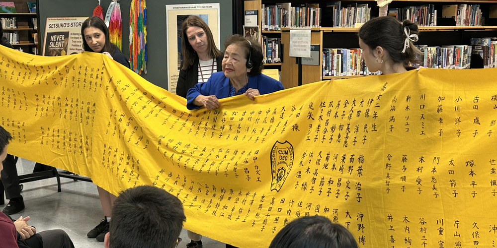 Photo of Setsuko Thurlow presenting to MPSJ students
