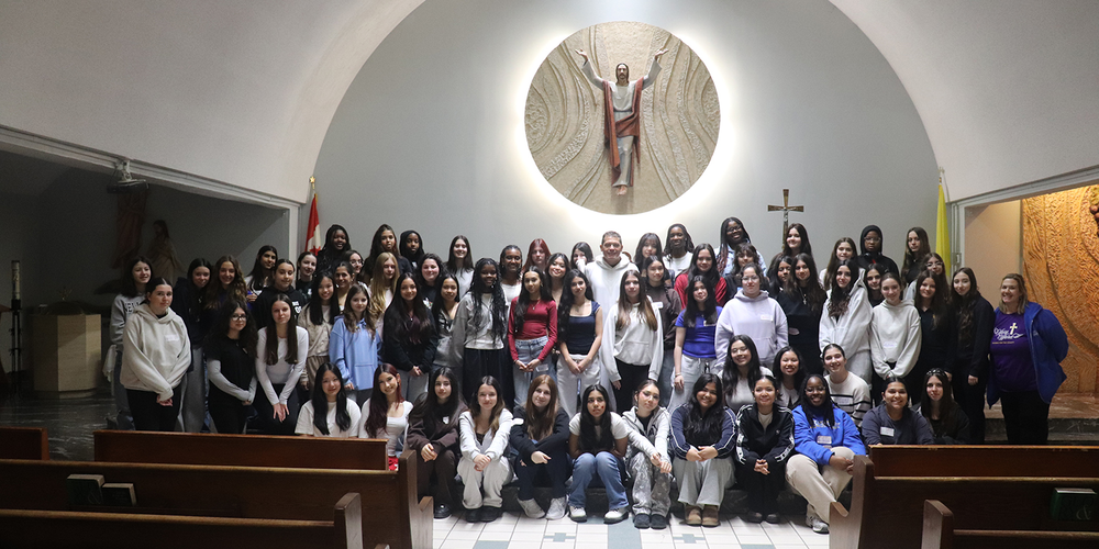 Group photo of Loretto students and staff members at the retreat