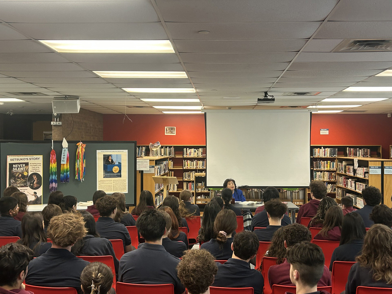 Photo of Setsuko Thurlow presenting to MPSJ students