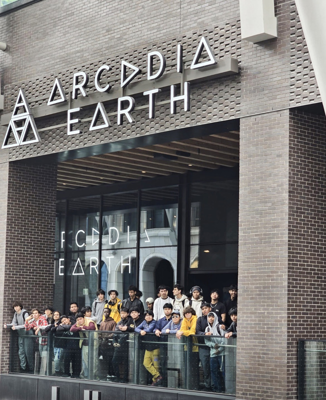Group photo of Chaminade students at Arcadia Earth