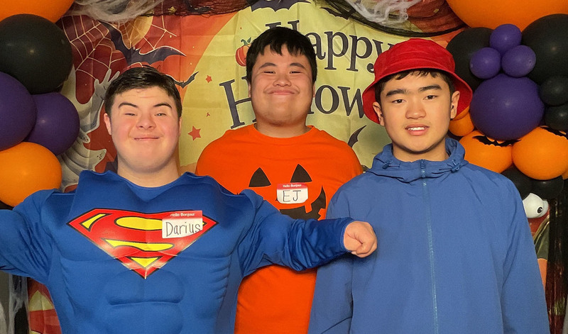 Photo of ISP students at the Halloween Social