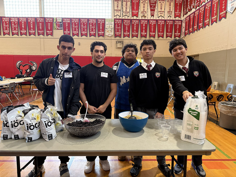 Photo of ISP students at the Halloween Social
