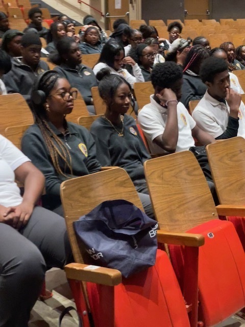 Photo of Dante Alighieri students listening to the information session