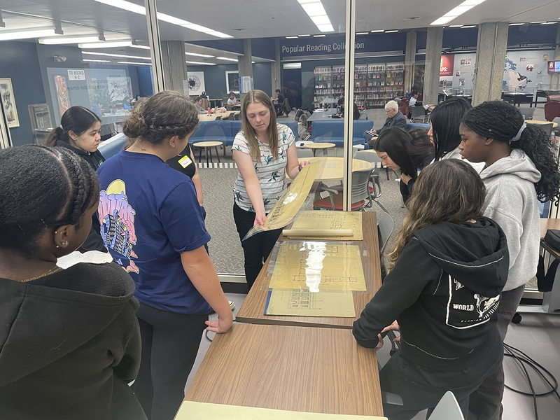 Photo of Loretto College School students being taught by the archivist