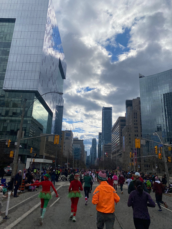 Photo of SJOA students and staff at the Holly Jolly Fun Run