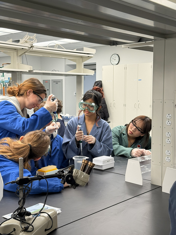 Photo of St. Patrick students learning at the SickKids Hospital Peter Gilgan Centre for Research and Learning