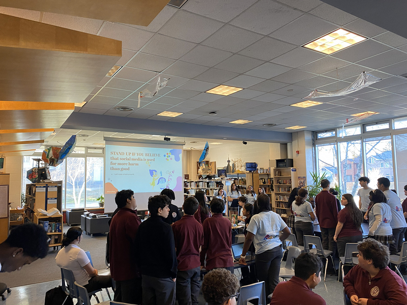 Photo of Dante Alighieri students attending the presentation