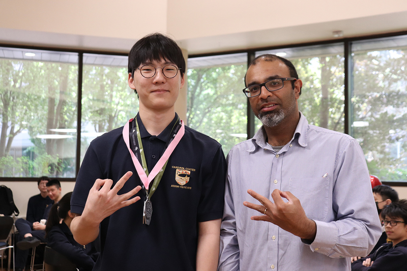 Photo of Sojun with his teacher