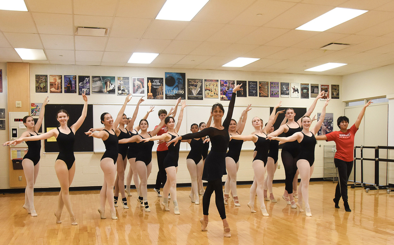 Photo of Tanya coaching the Redmond students