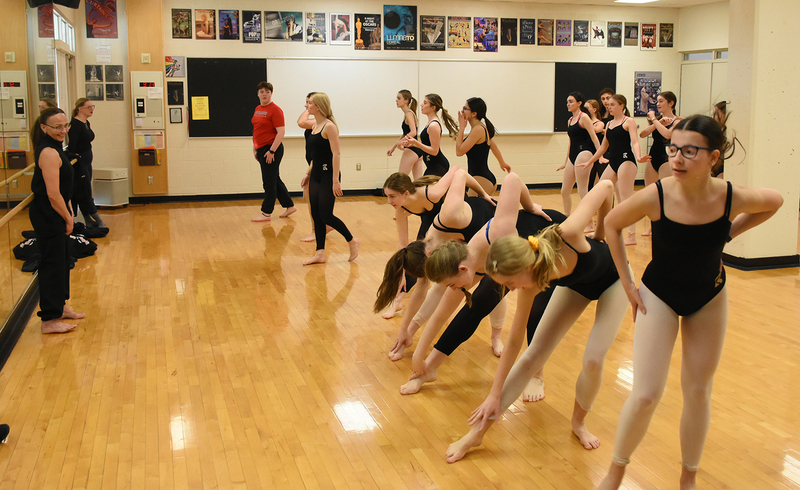 Photo of Fran coaching the students