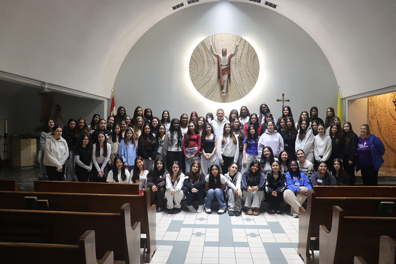 Group photo of Loretto students and staff members at the retreat