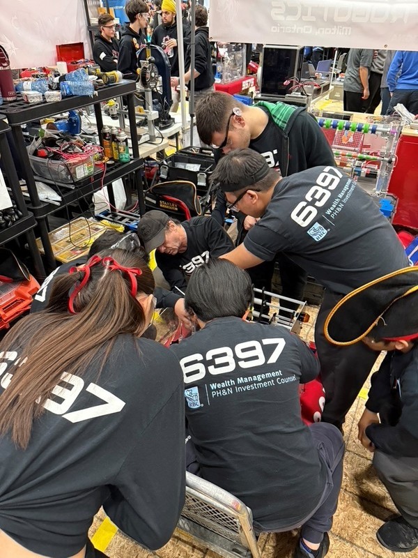 St. Oscar Romero Finishes top of the TCDSB at First Robotics Canada!