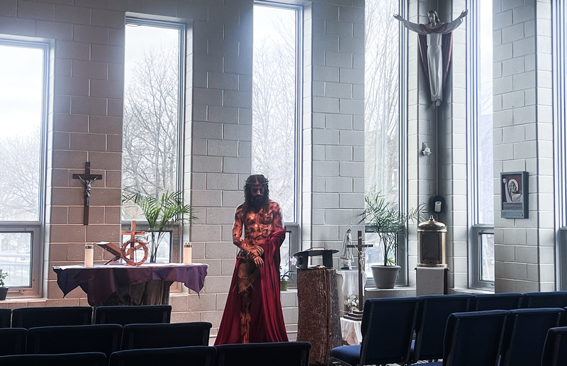 Photo of the Jesus Christ replica in the school