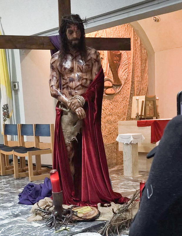 Photo of the Jesus Christ replica in the school