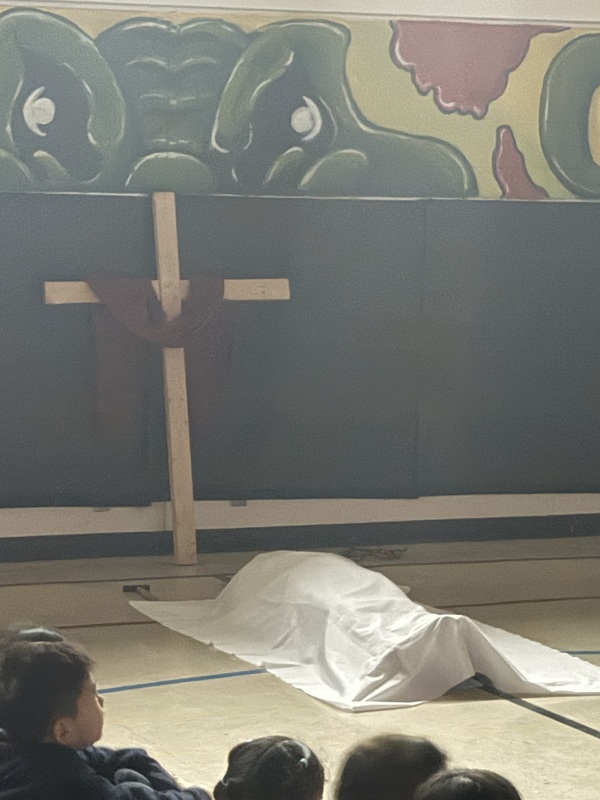 St. Agnes Students Bring Holy Week to Life Through Stations of the Cross Reenactment