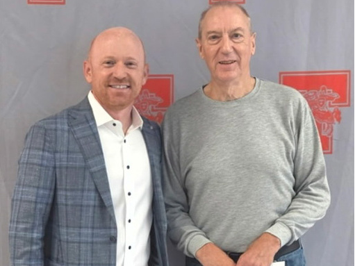 Kevin Gillis Receives Alumni Service Award