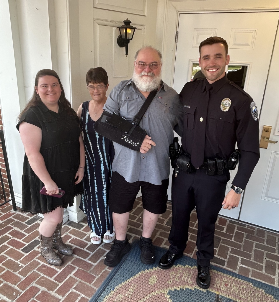 Officer Pile receives the Life Saving Award