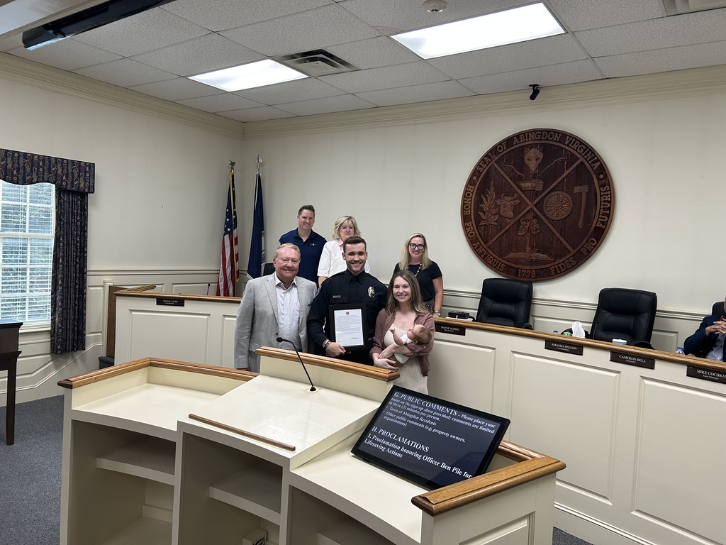 Officer Pile receives the Life Saving Award