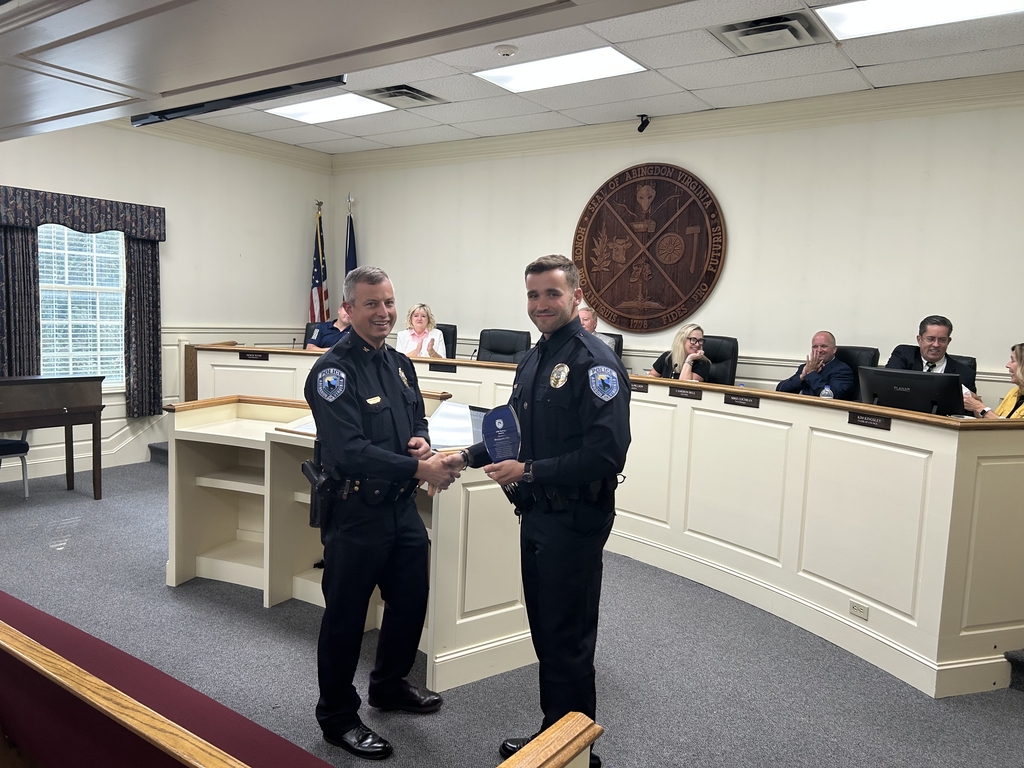 Officer Pile receives the Life Saving Award