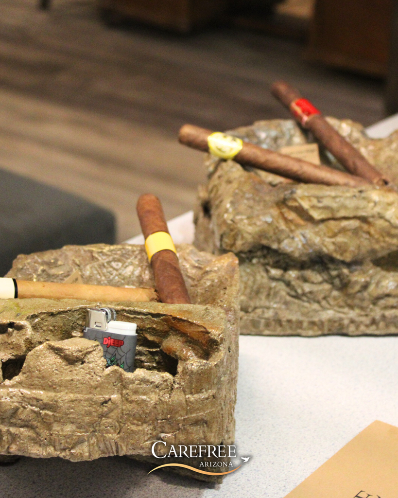 Rock sculpture cigar holders