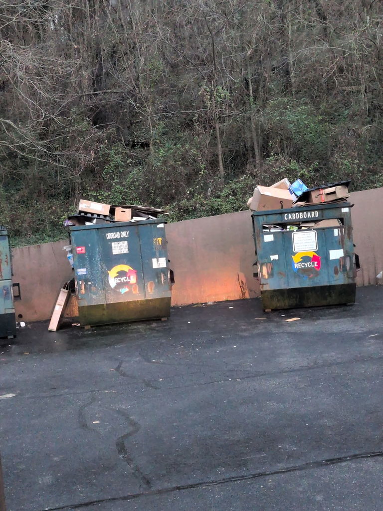 Littering at recycle center