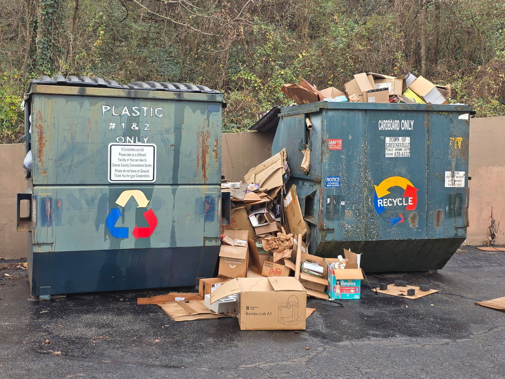 Littering at recycle center