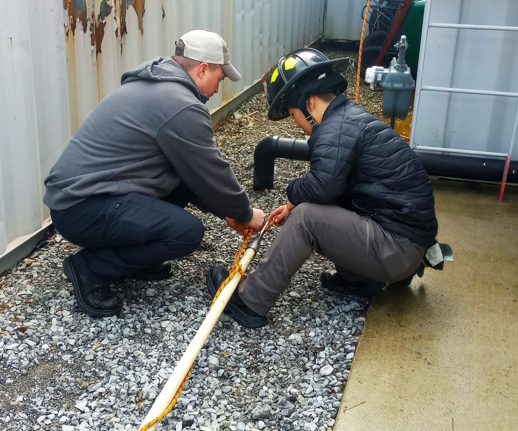 attaching rope to tool
