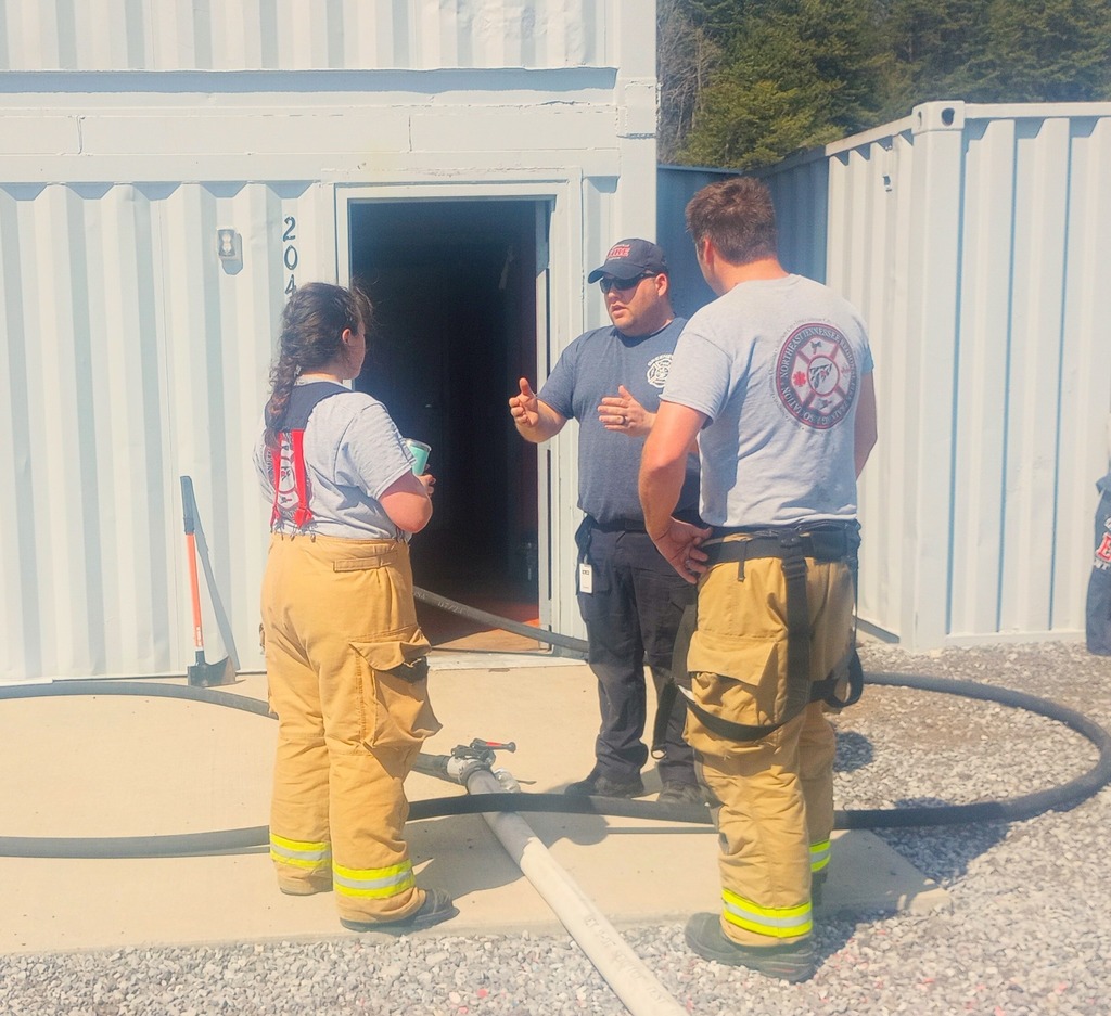 Lt. Kendall instructing recruits