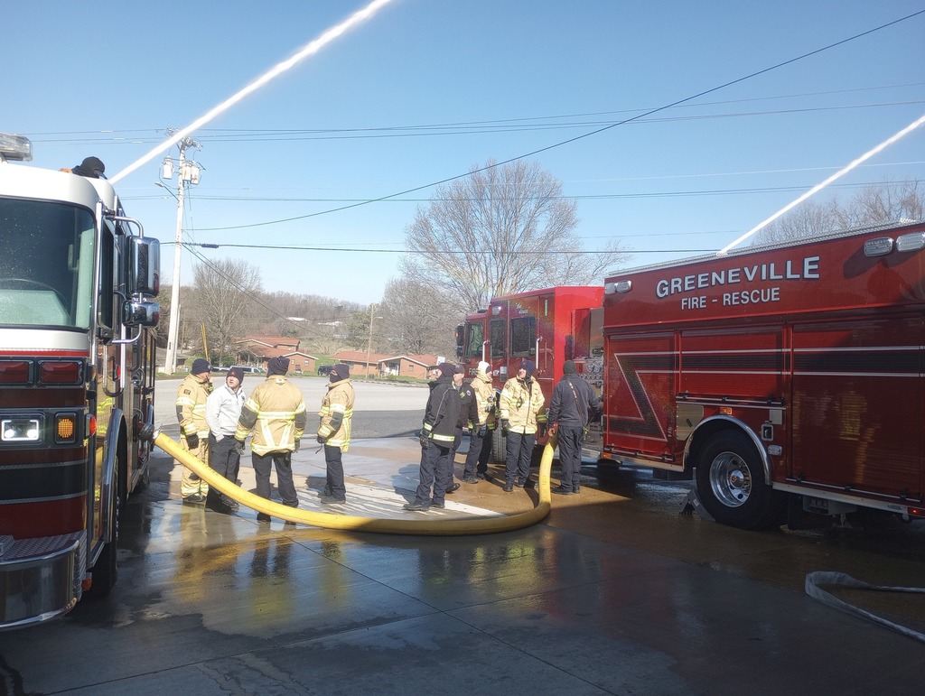Through pumping from E2 to E4