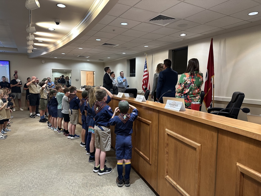 Boy Scouts gives Pledge of Allegiance