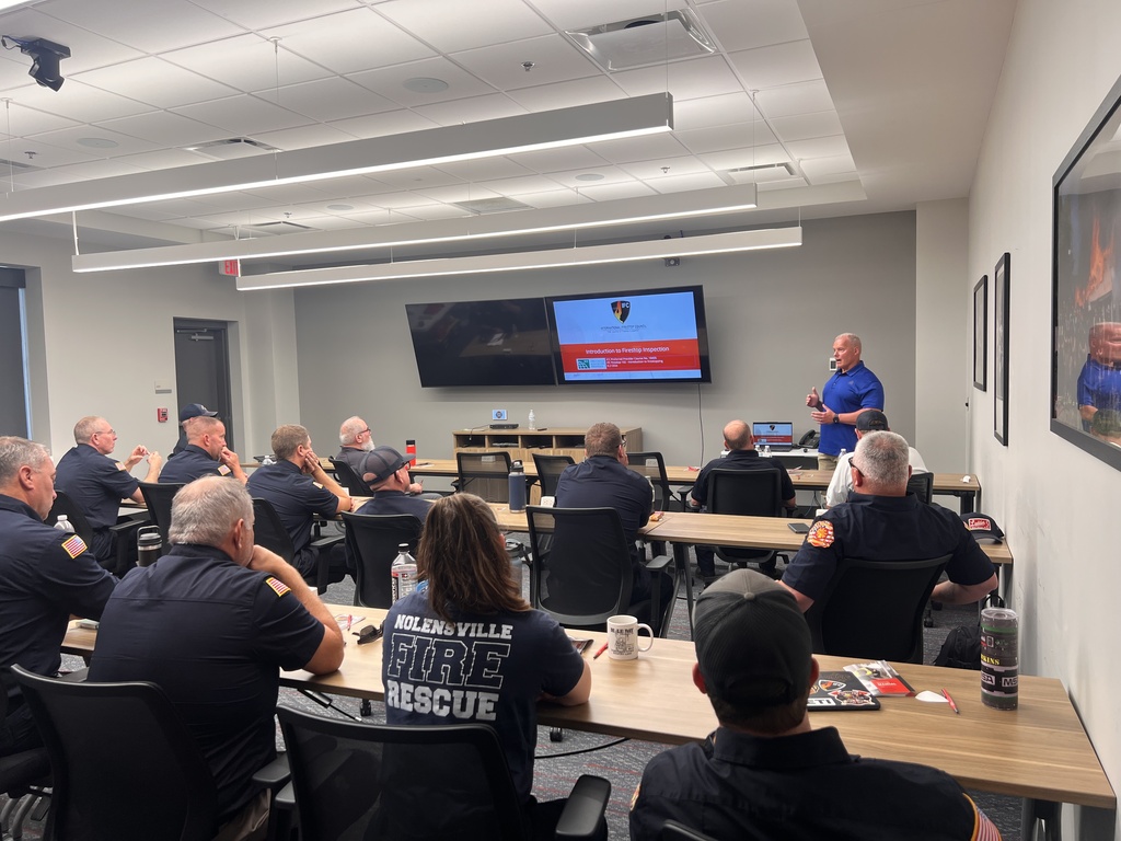 International Firestop Council Instructor Mark Isza presenting to class attendees a regional training hosted by Nolensville Fire Rescue. 