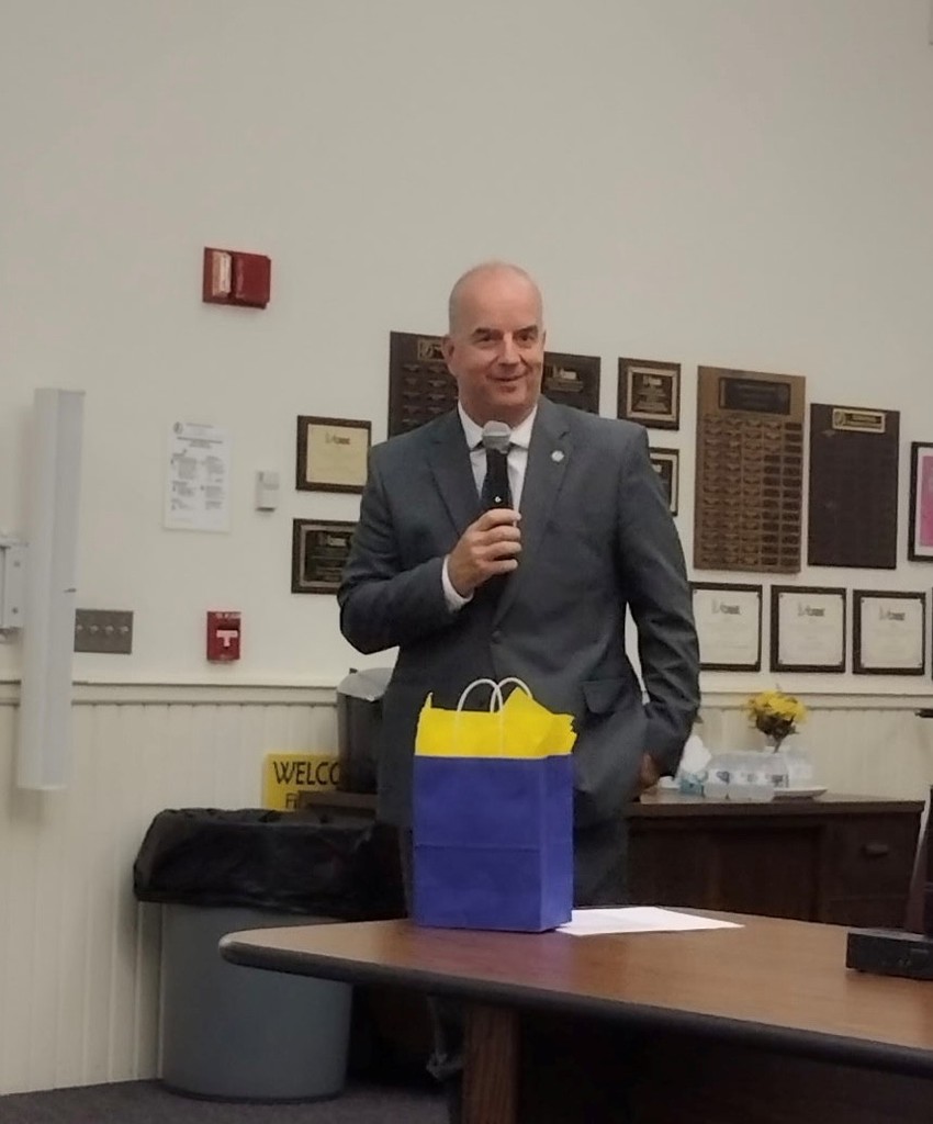 Mayor Champagne speaks to Board of Education