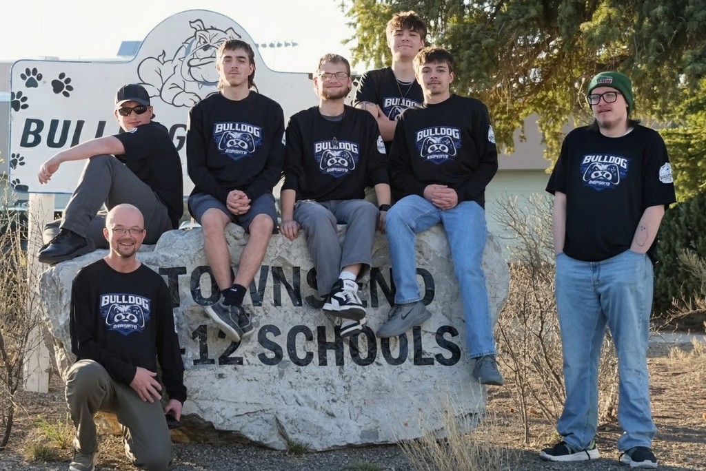 Broadwater High School eSports team and coaches